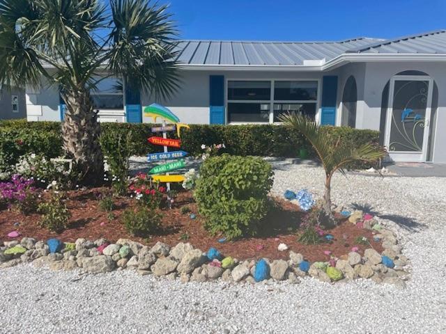 Hot Tub And Dock Gilligan'S On The Island Matlacha Exterior foto